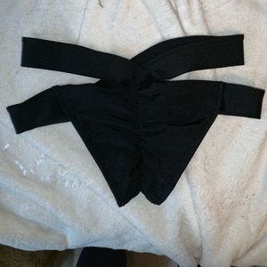 NEVER WORN Iheartraves Scrunch back booty shorts
